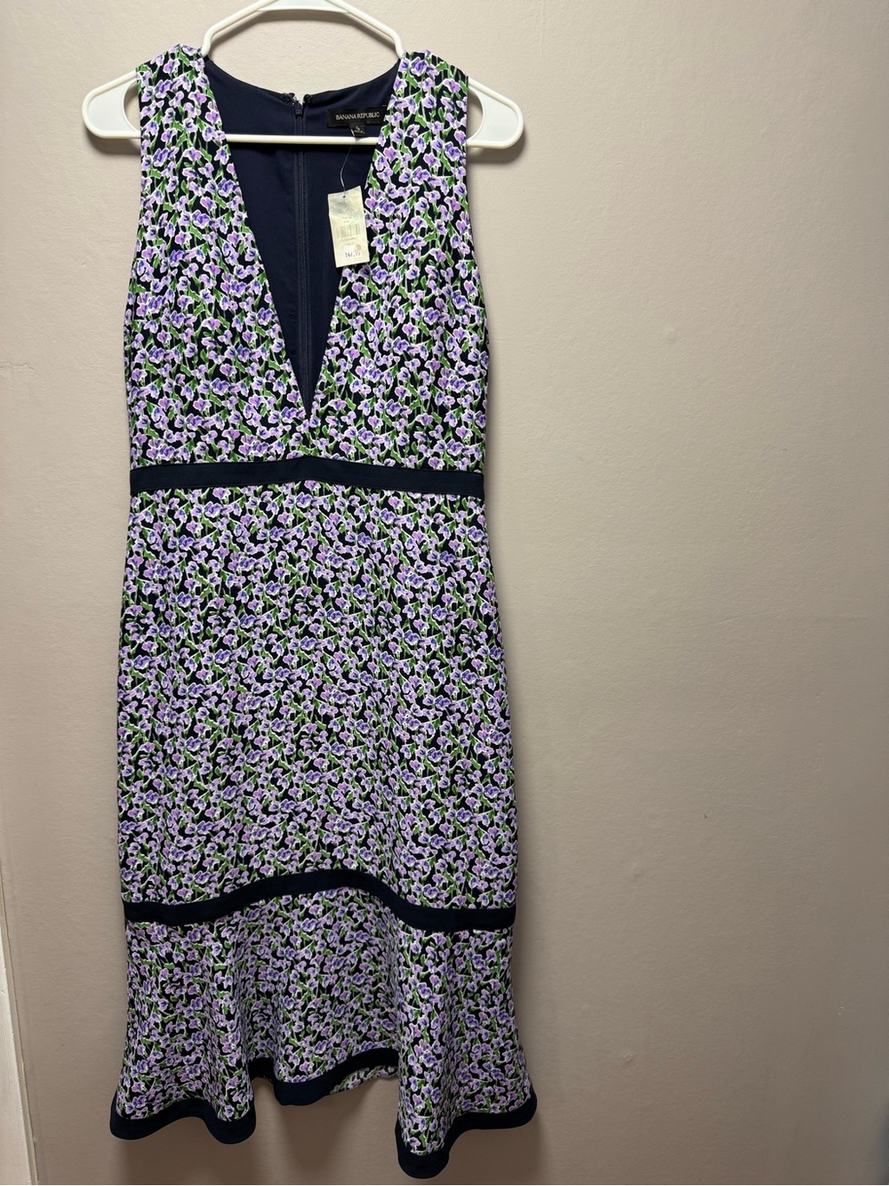 Banana Republic Lavender Floral V-Neck Sleeveless Dress